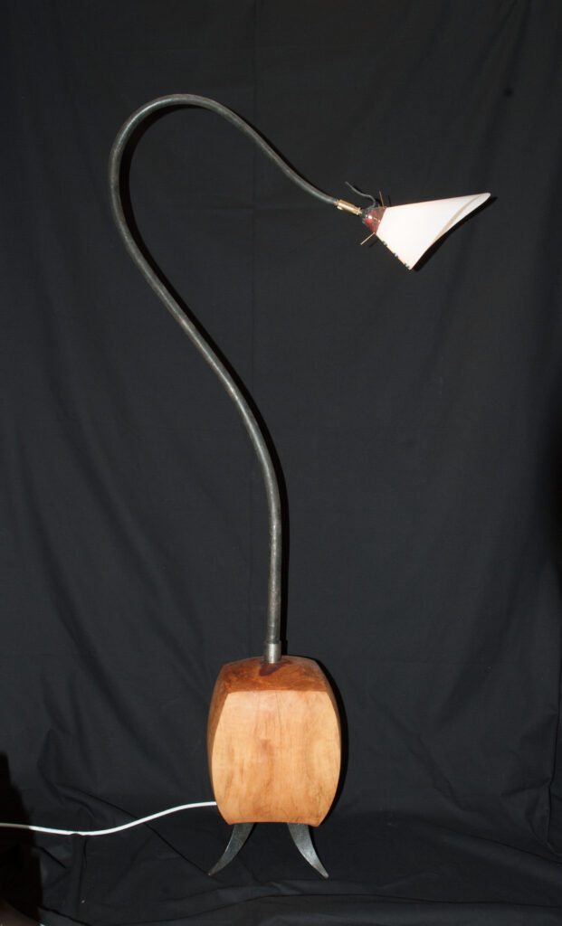 Hjalmar Almeida, Dragon Lamp, geschmiedetes Rohr, Copper, Steel, Wood